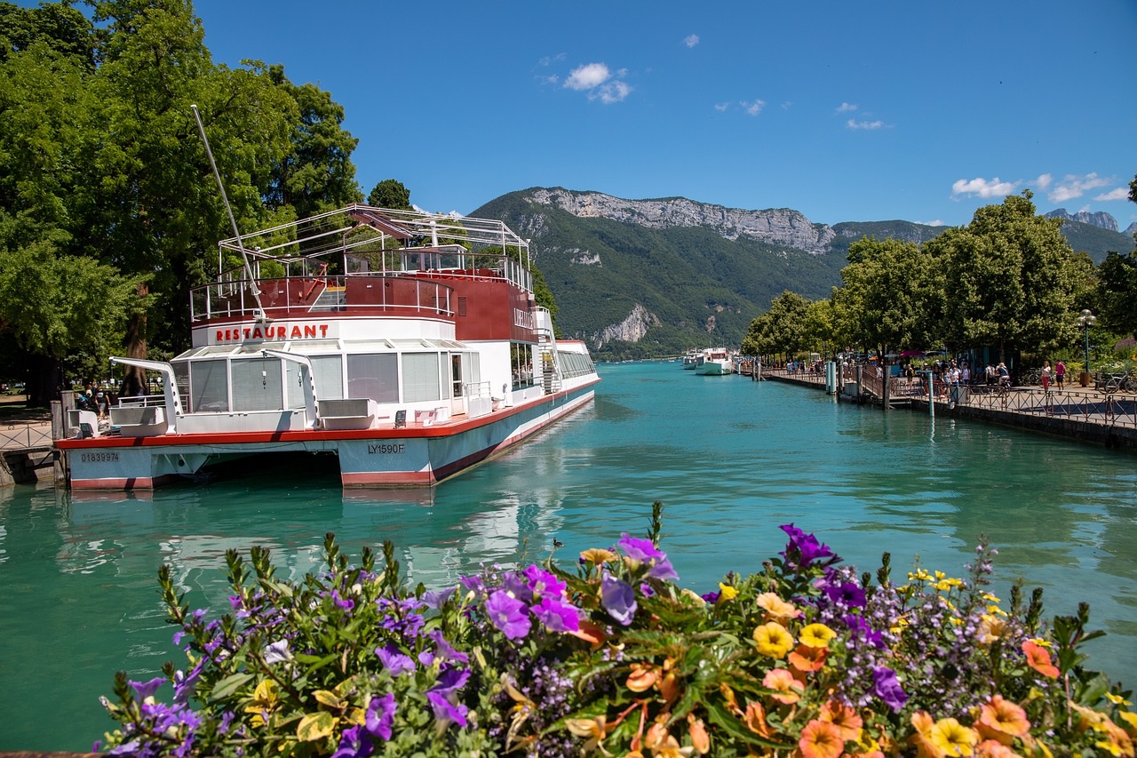 Comment le lac d'Annecy révolutionne le chauffage écologique ?
